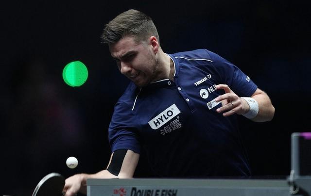 出现代羽毛 出现代羽毛