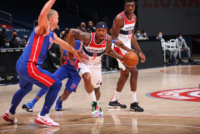 场凭借右路 场凭借右路